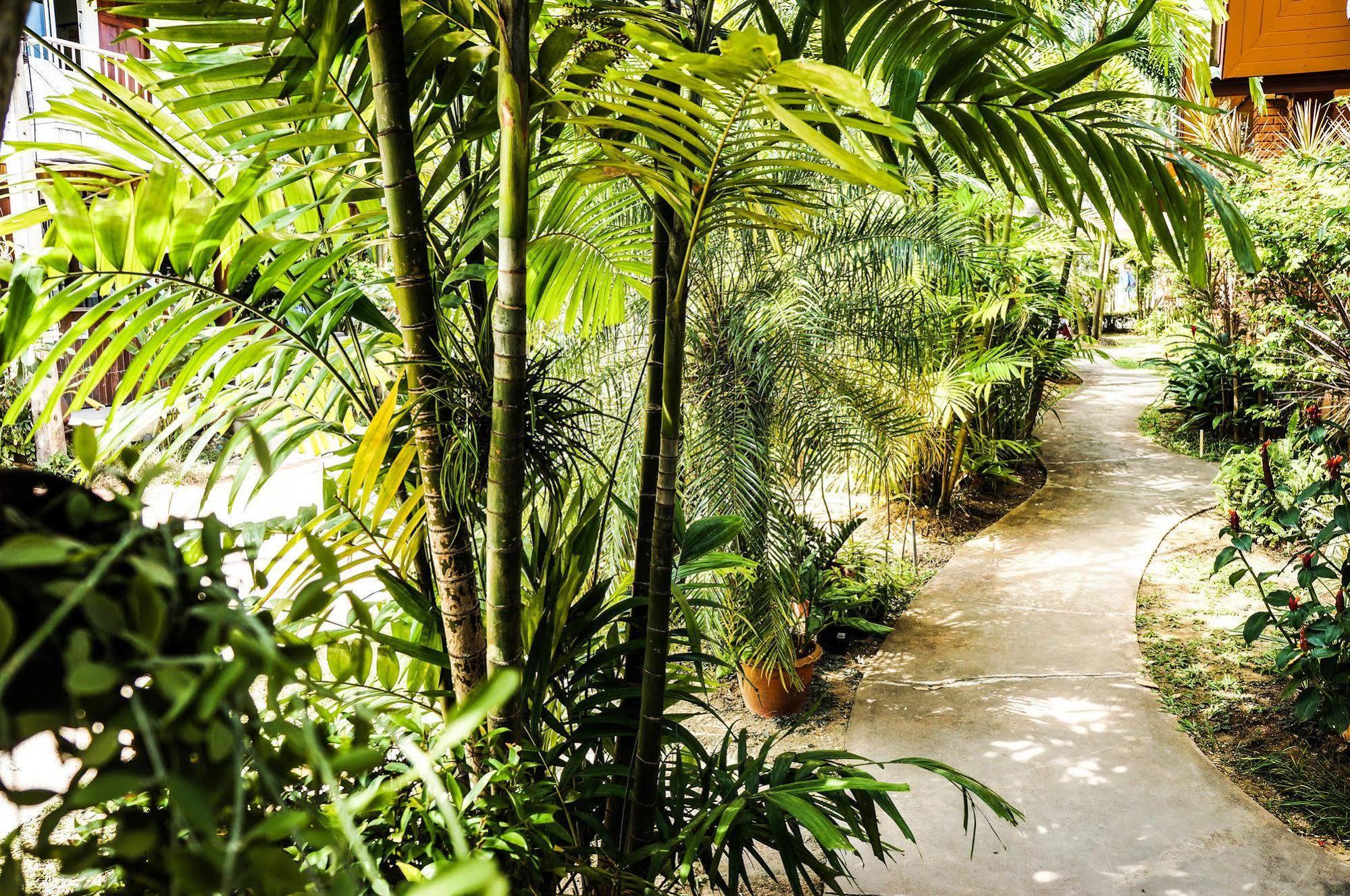 Tanamas House Hotell Thalang Eksteriør bilde